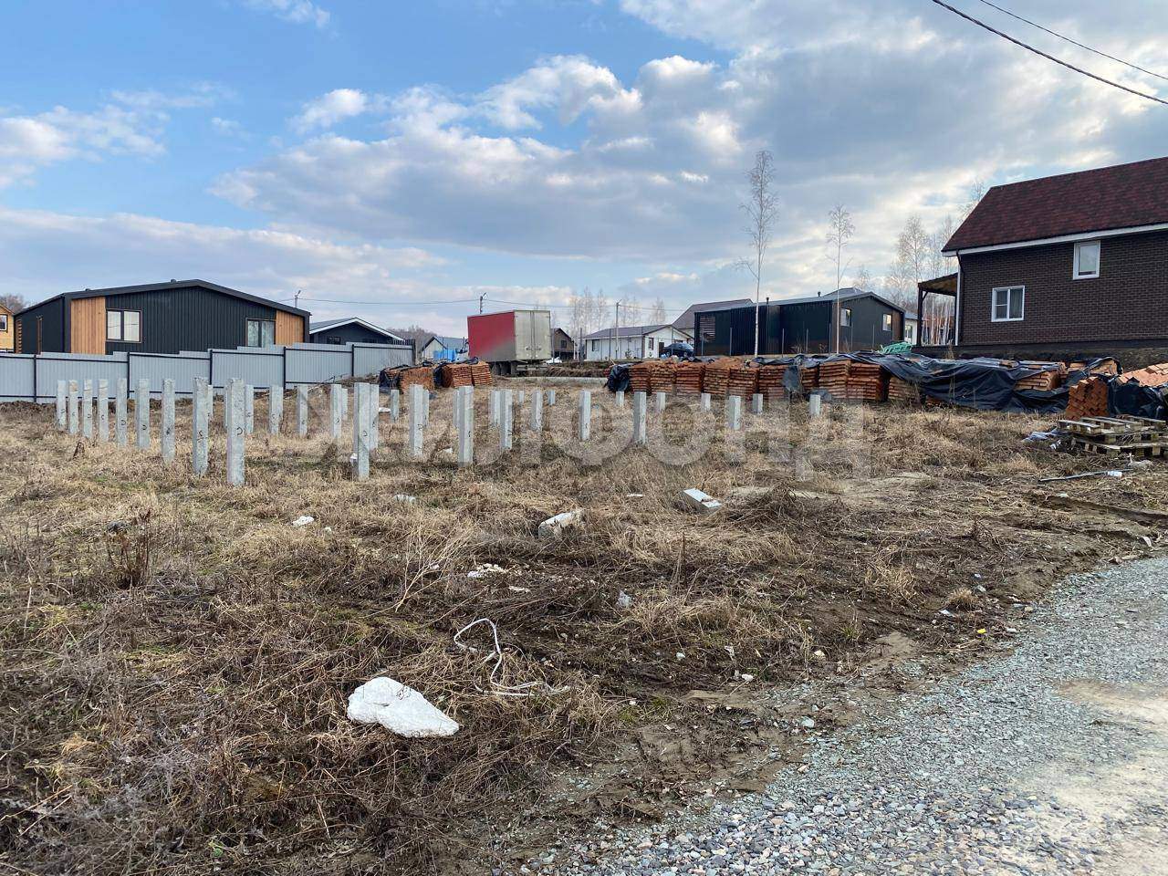 Продам земельный участок 600 м.кв.