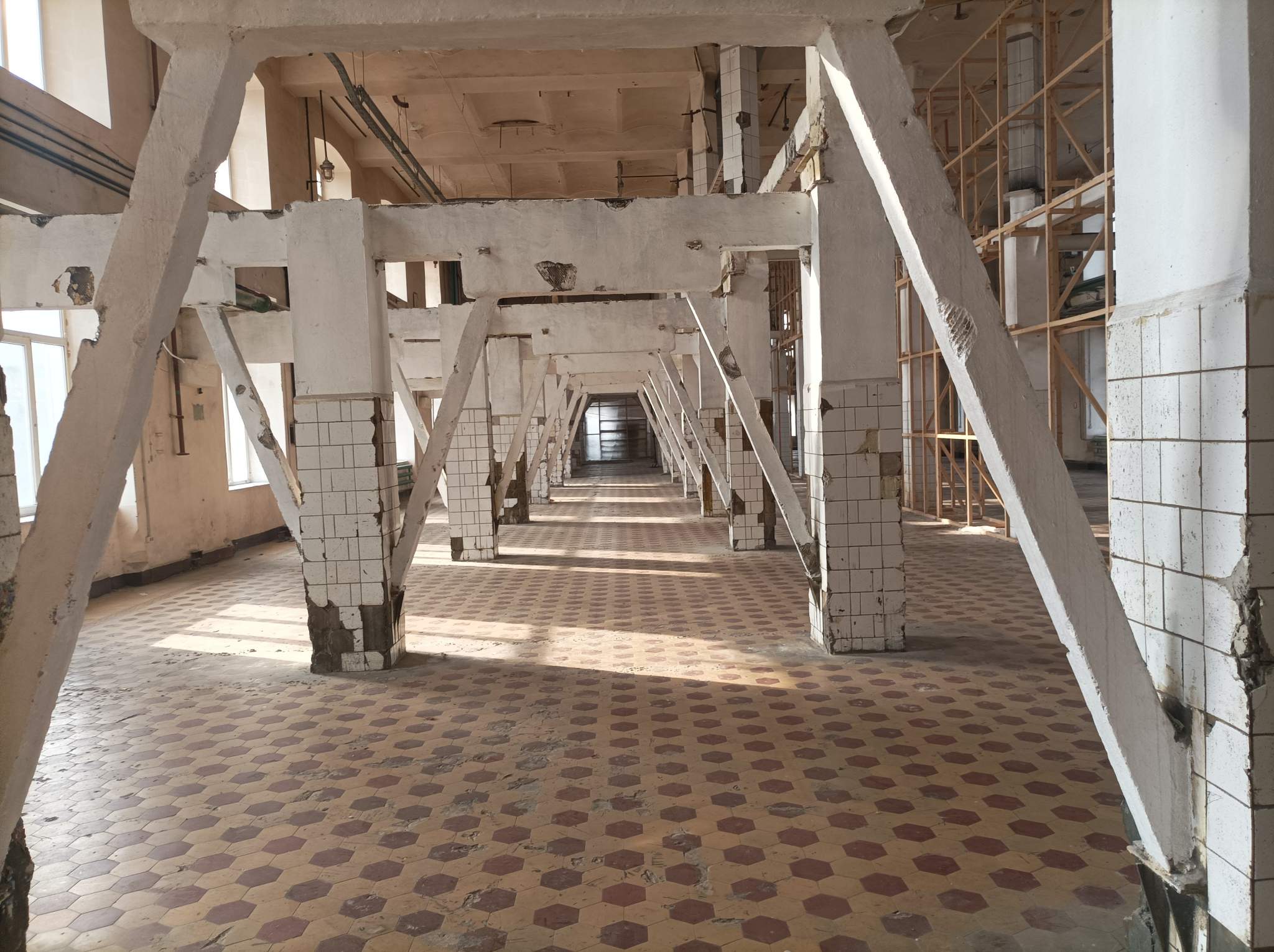 Сдам в аренду помещение свободного назначения 891.6 м.кв.