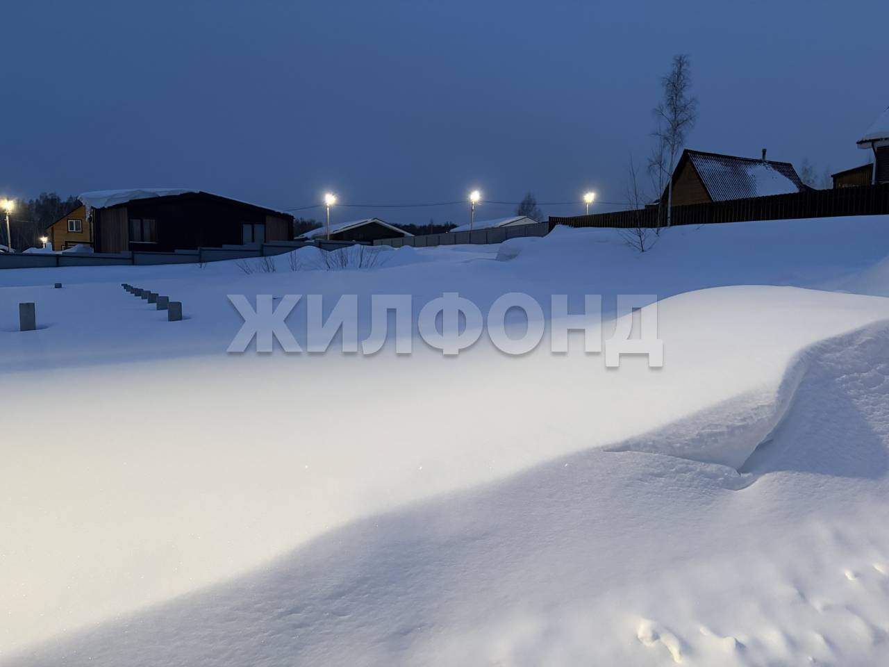 Продам земельный участок 600 м.кв.