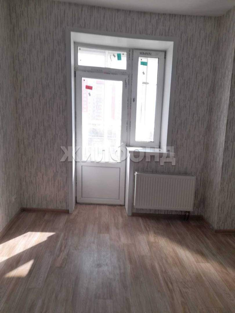 Квартира на продажу в Красноярске, Караульная улица, 39