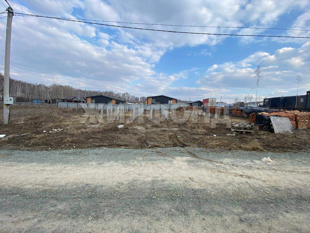 Продам земельный участок 600 м.кв.