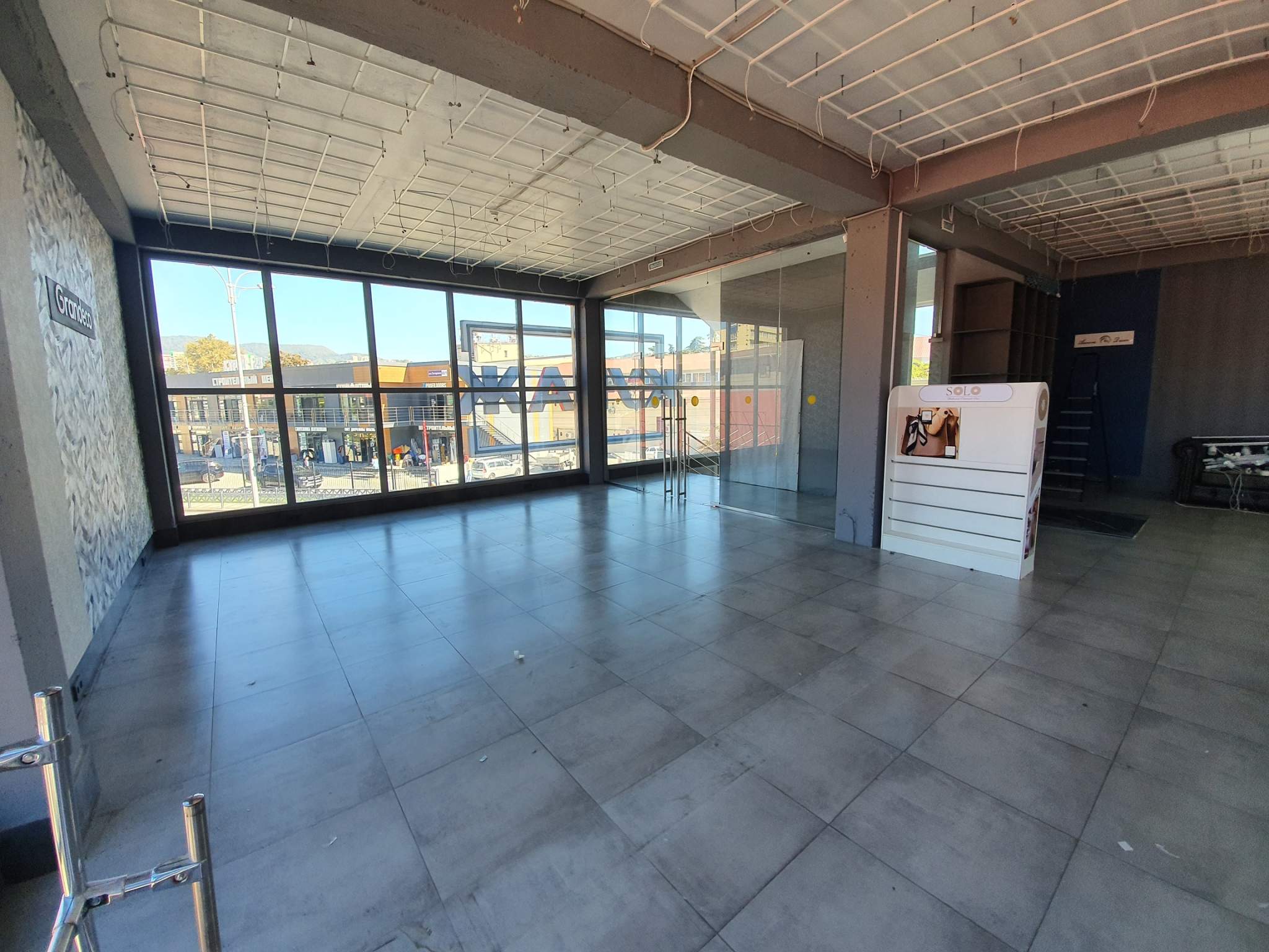 Сдам в аренду магазин 205.9 м.кв.