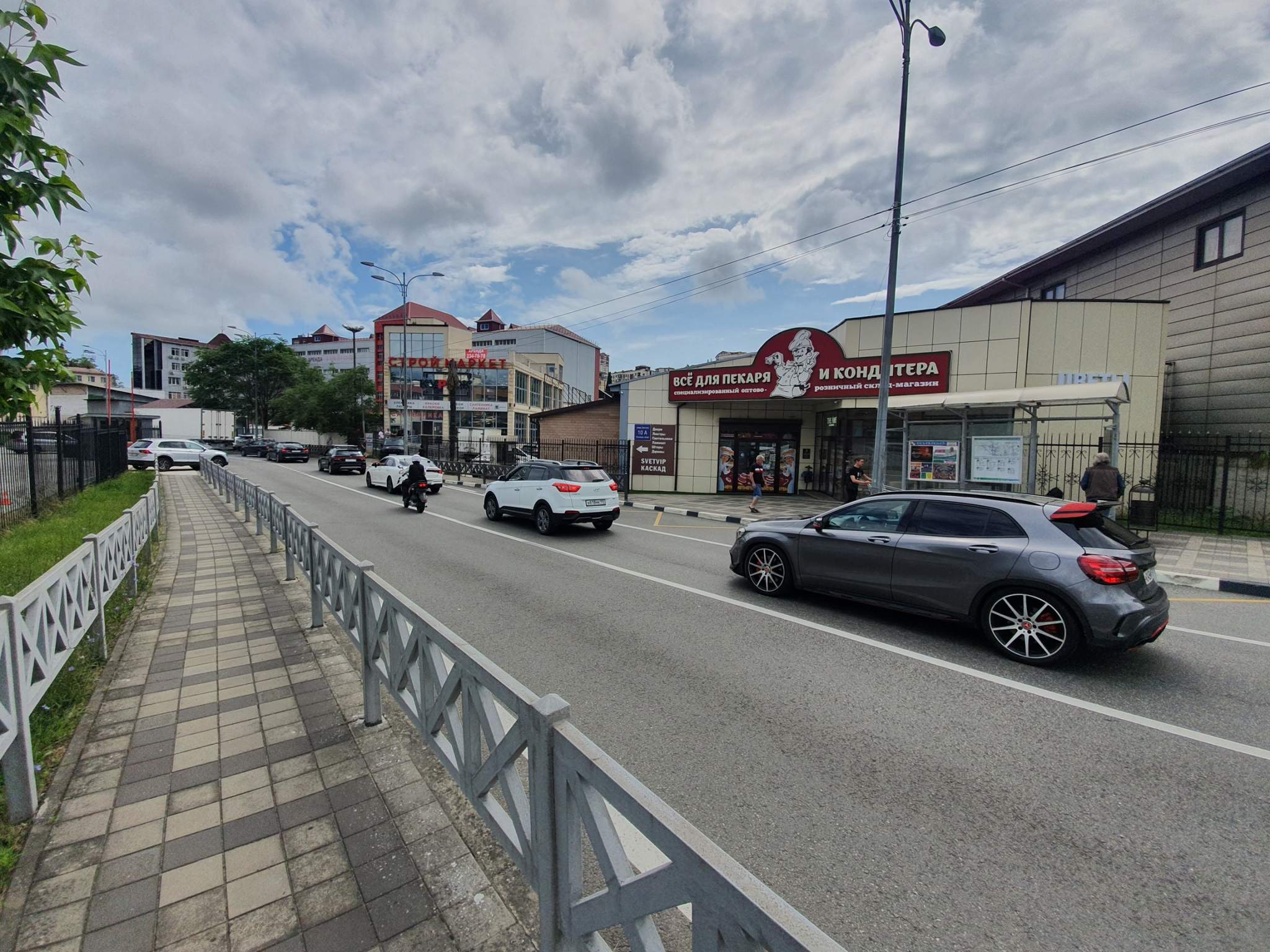 Сдам в аренду магазин 205.9 м.кв.