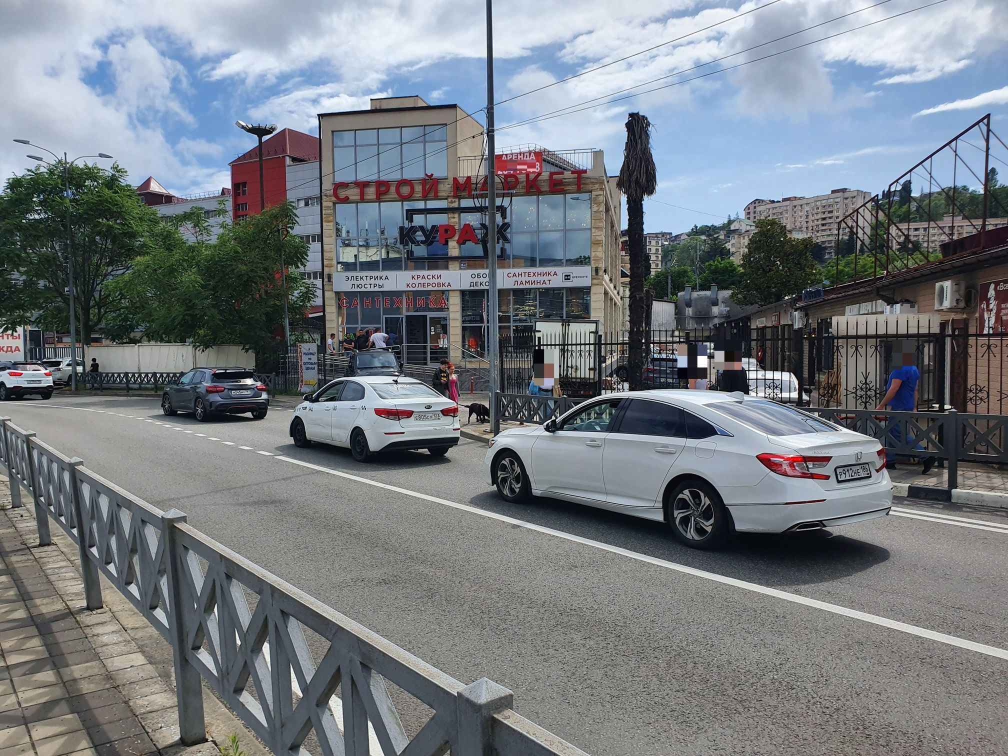 Сдам в аренду магазин 205.9 м.кв.