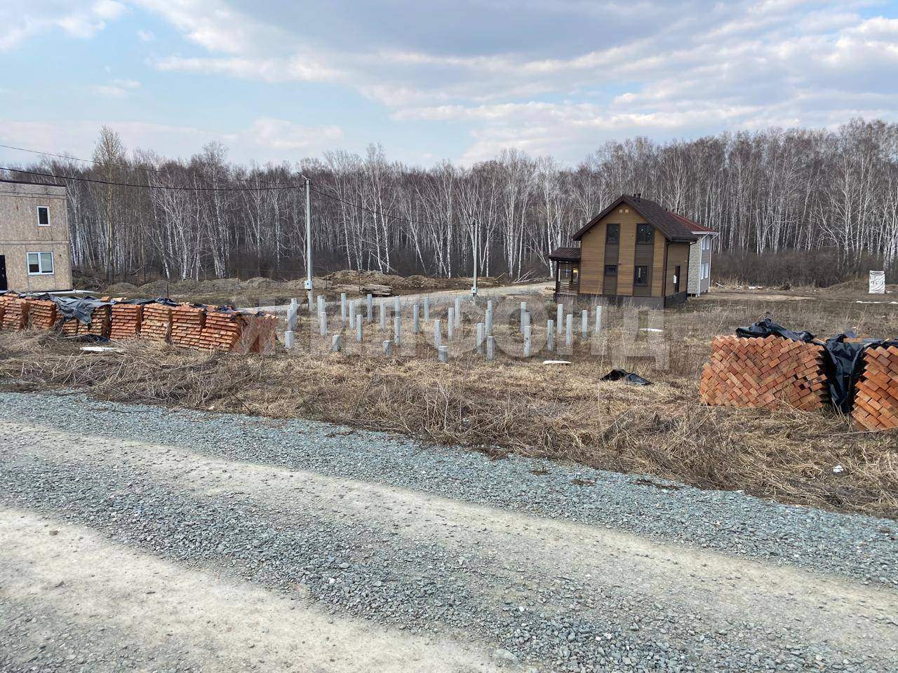 Продам земельный участок 600 м.кв.