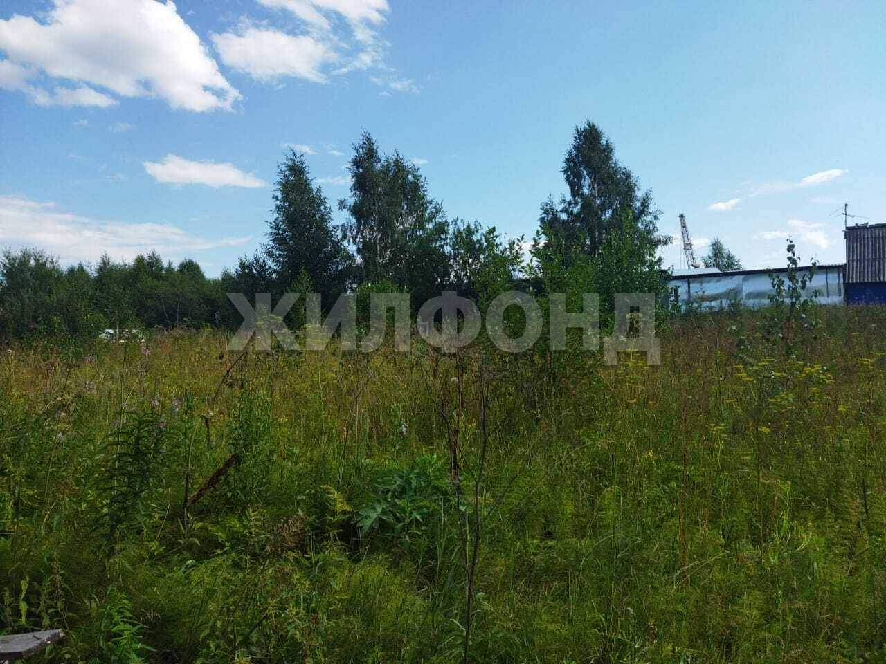 Продам земельный участок 1400 м.кв.