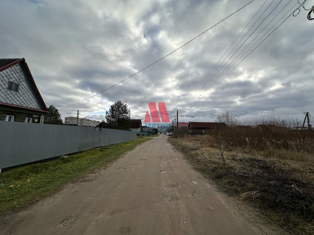 Продам земельный участок 1400 м.кв.