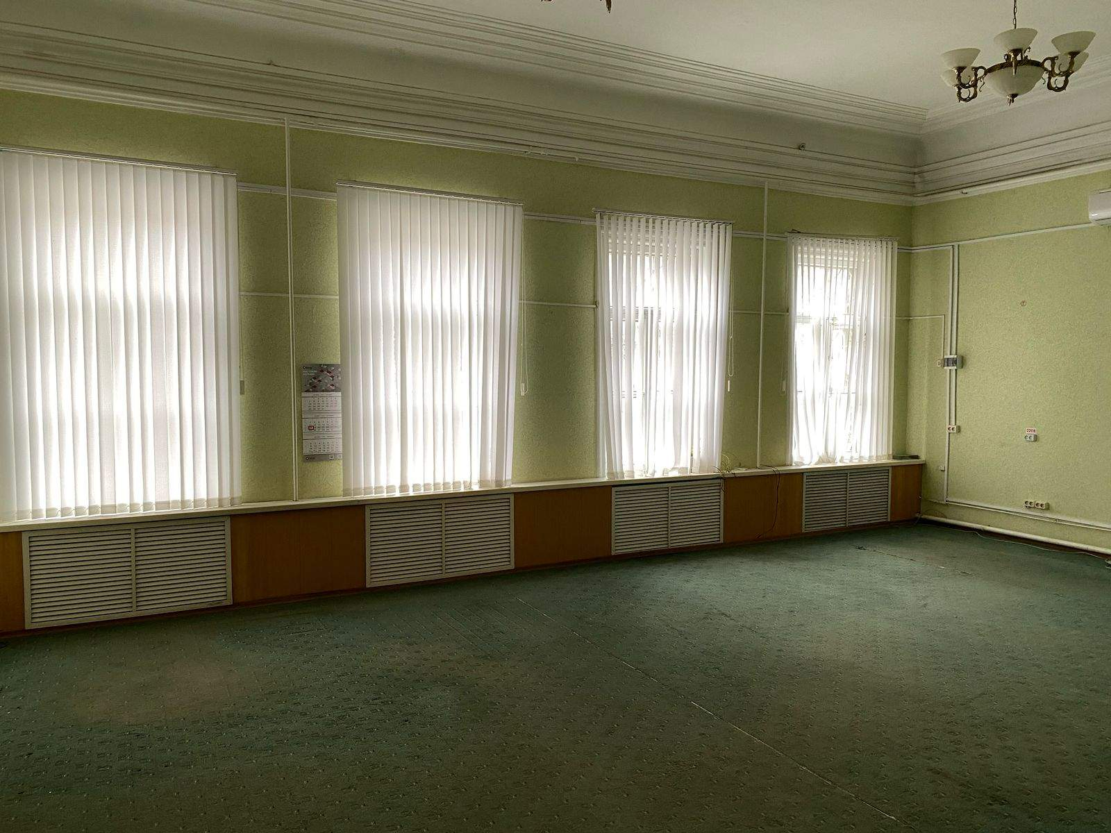 Продам торговое помещение 713.7 м.кв.