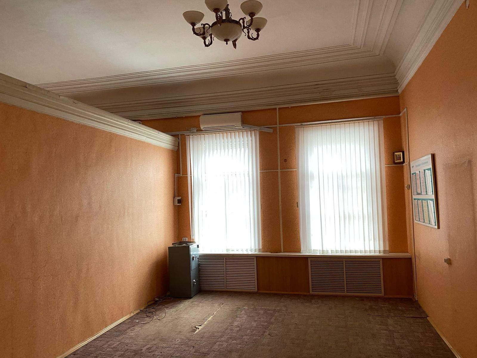 Продам торговое помещение 713.7 м.кв.