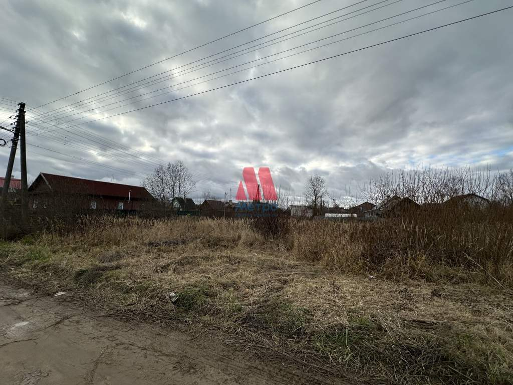 Продам земельный участок 1400 м.кв.