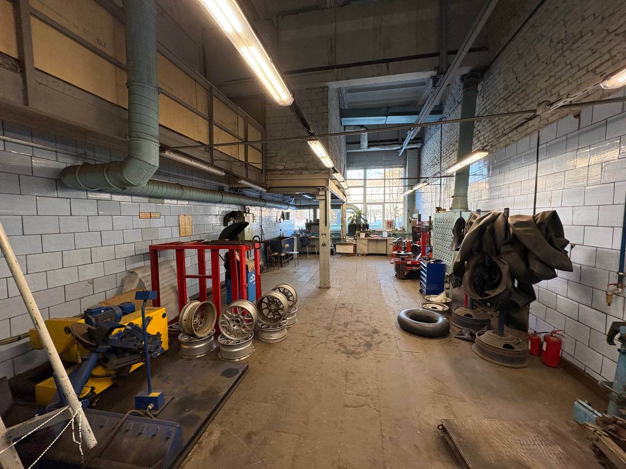 Сдам в аренду помещение свободного назначения 422.4 м.кв.