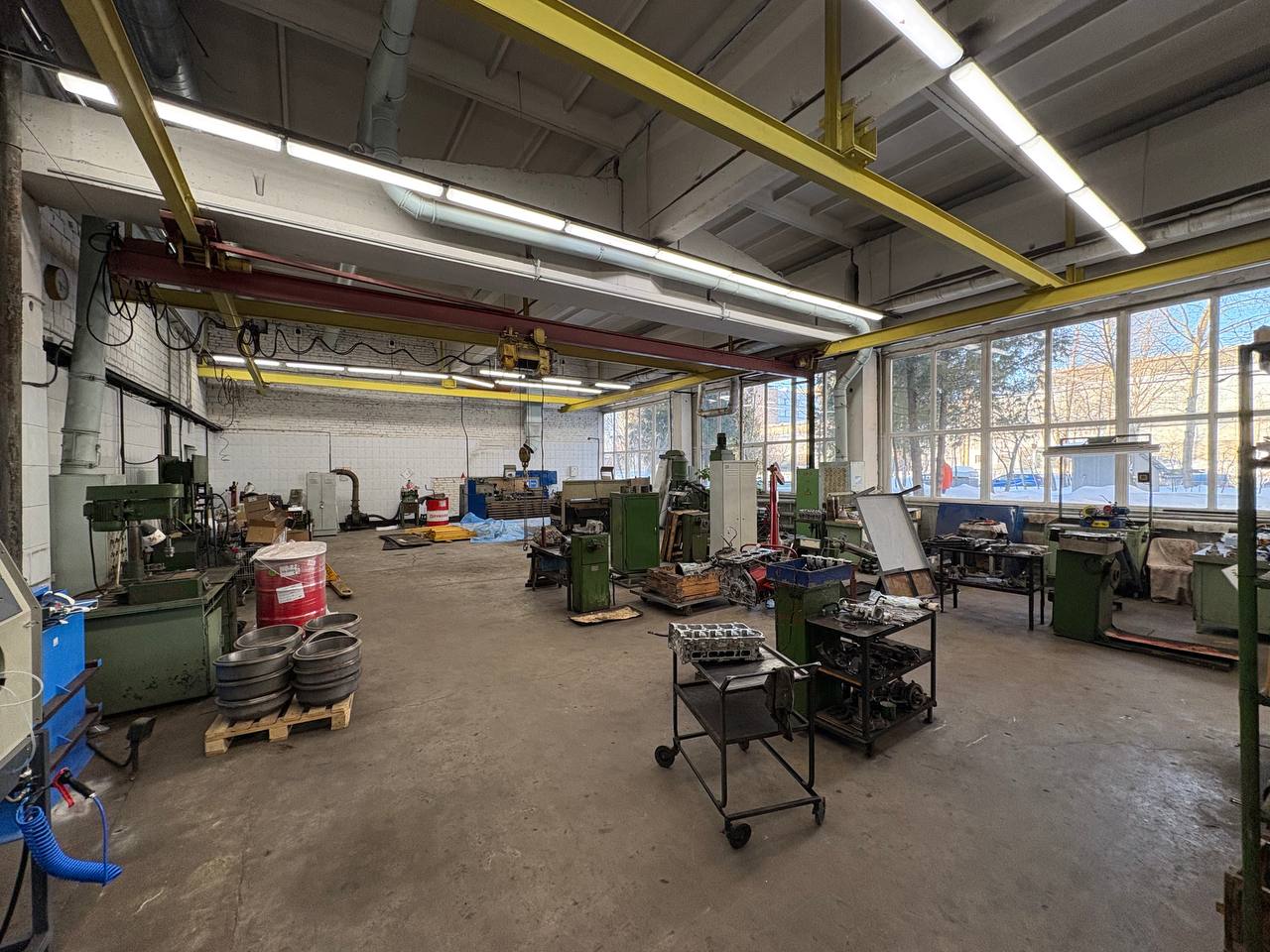 Сдам в аренду производственное помещение 422.4 м.кв.