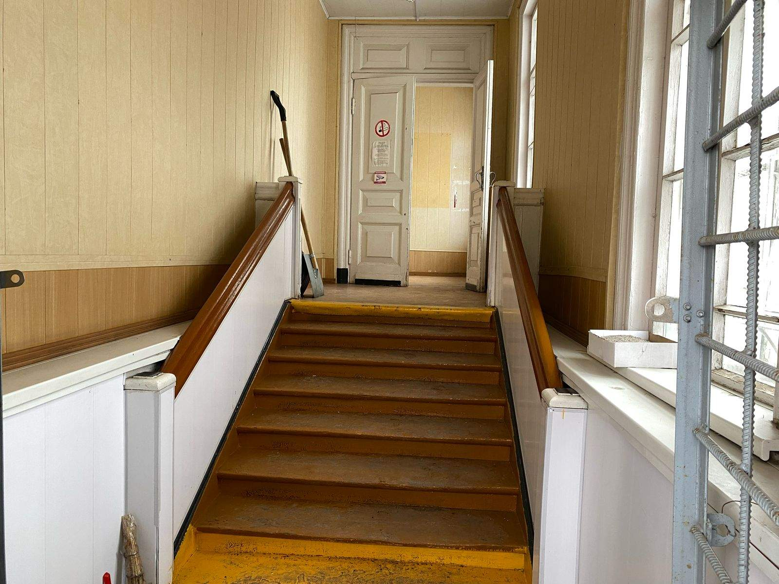 Продам торговое помещение 713.7 м.кв.