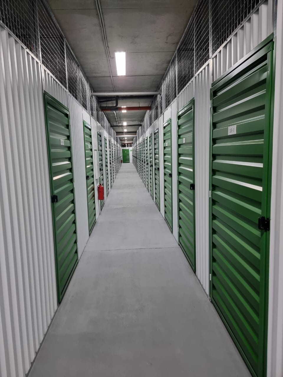 Продам помещение свободного назначения 831 м.кв.