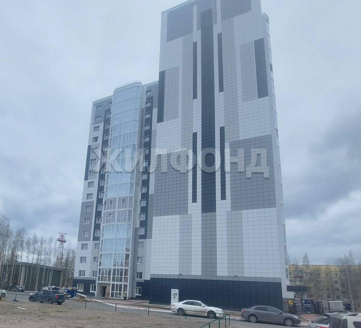Квартира на продажу в Нефтеюганске, 5-й микрорайон, 48 фото №2