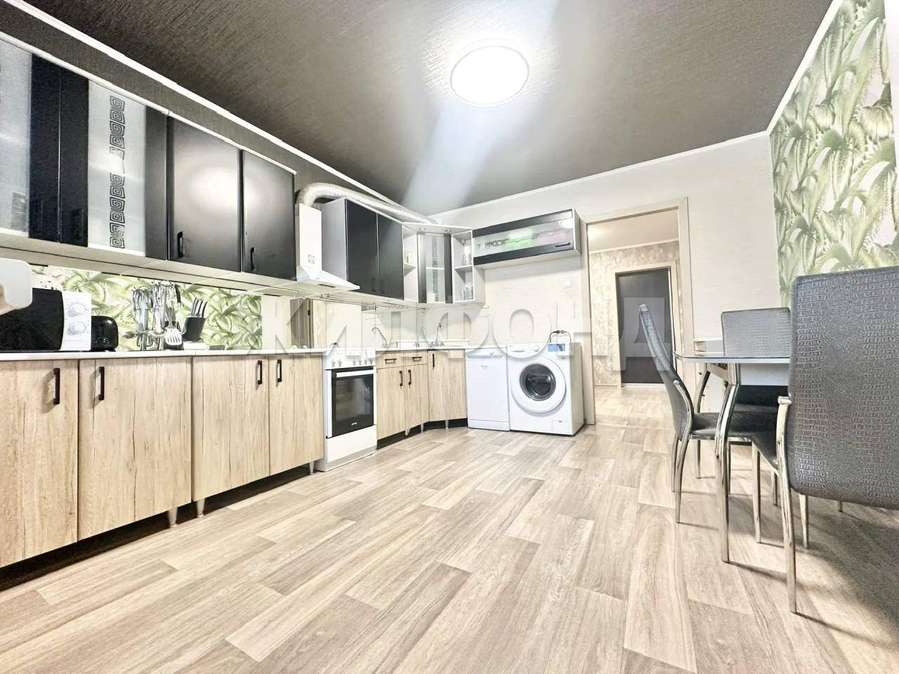 Квартира на продажу в Нефтеюганске, 14-й микрорайон, 59 фото №1