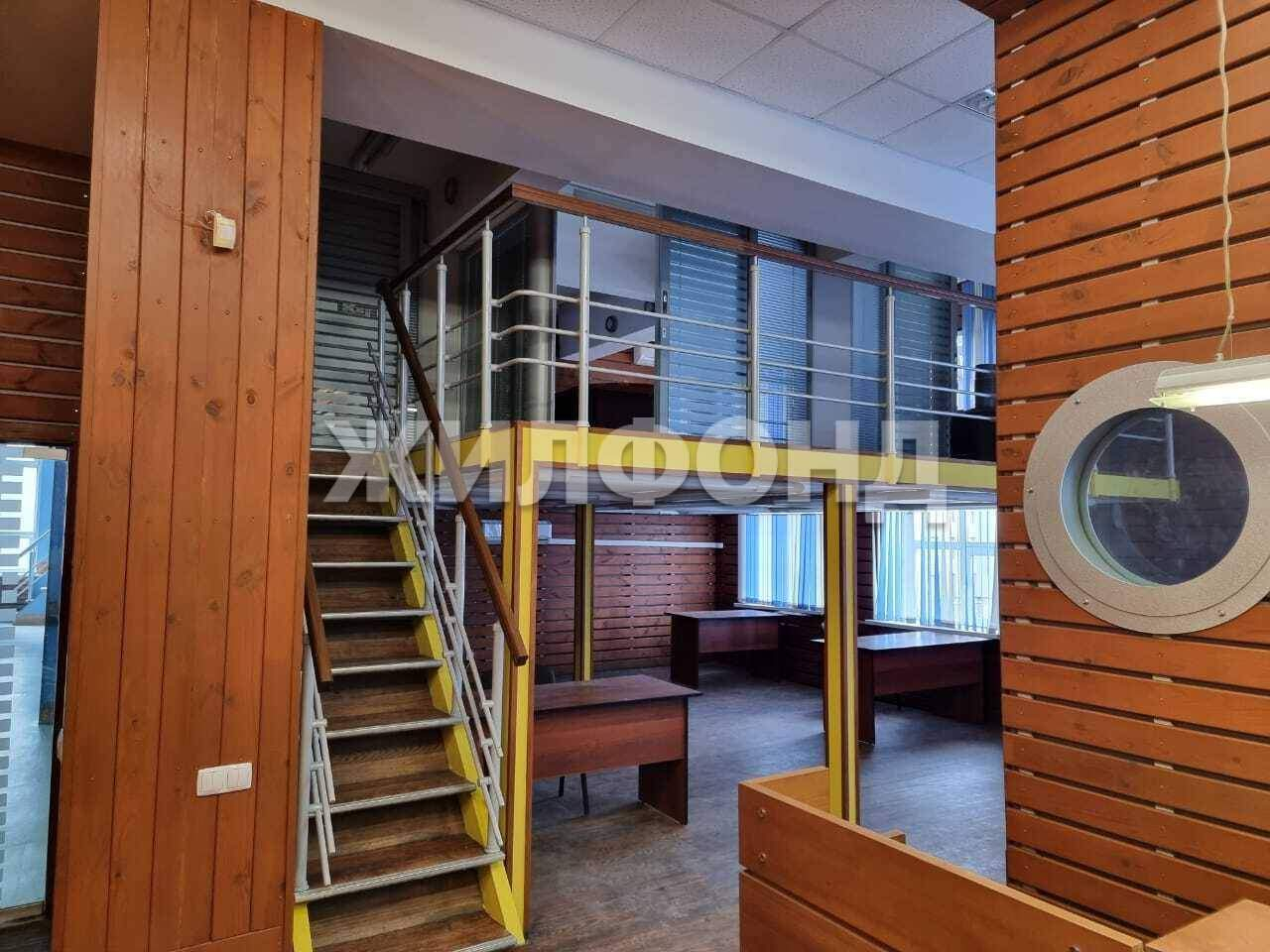 Продам офис 467 м.кв.