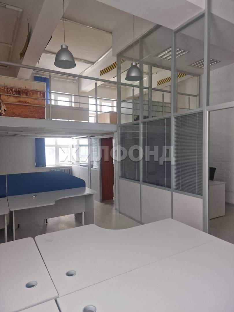 Продам офис 692 м.кв.