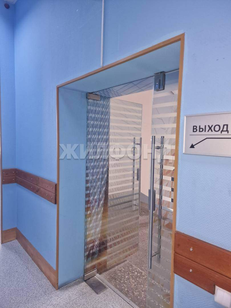 Продам офис 692 м.кв.