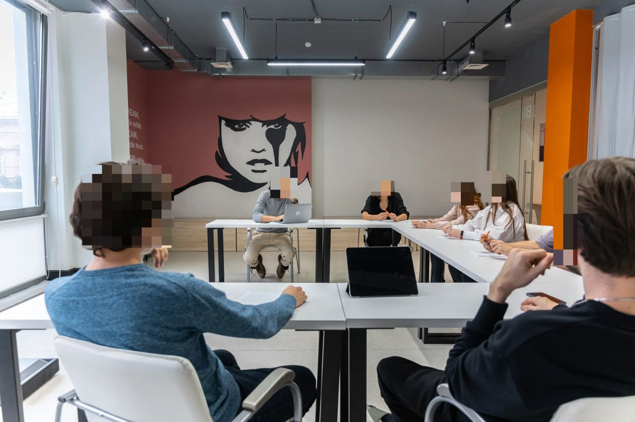 Сдам в аренду офис 1400 м.кв.