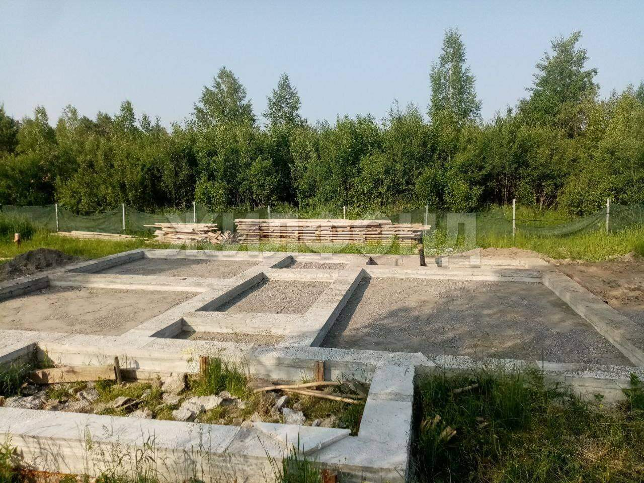 Продам земельный участок 1080 м.кв.