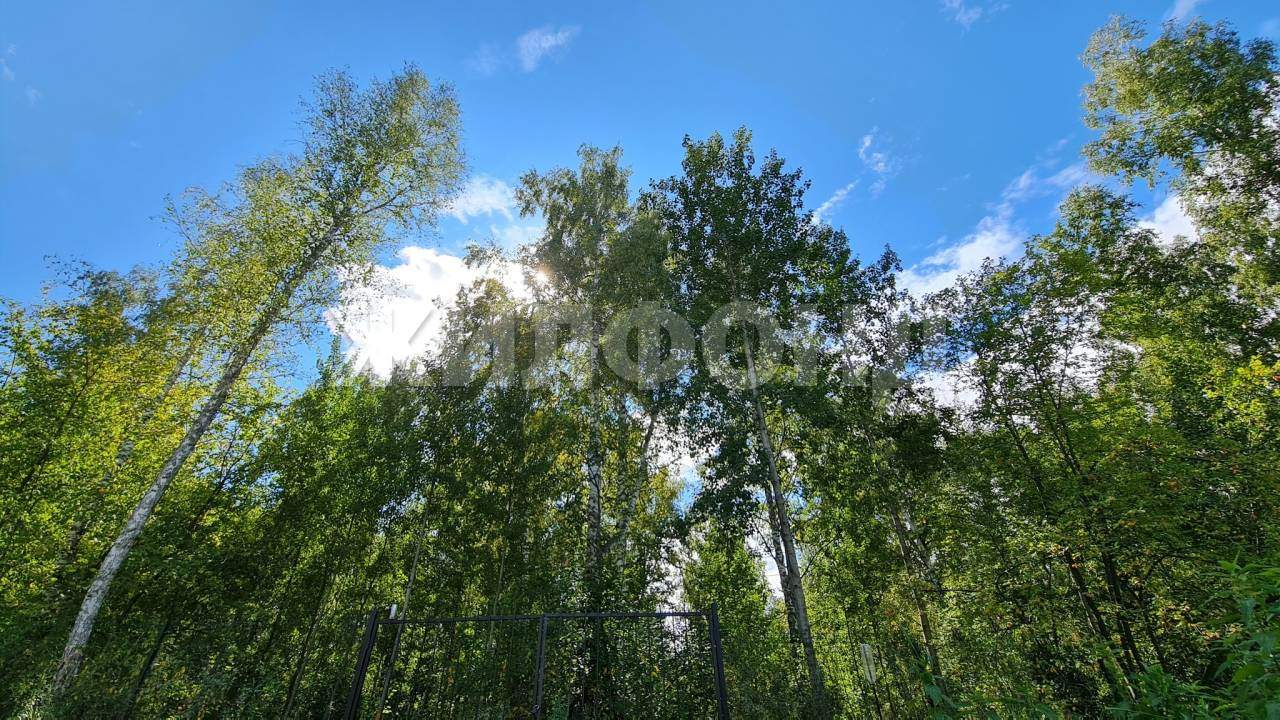 Продам земельный участок 2047 м.кв.