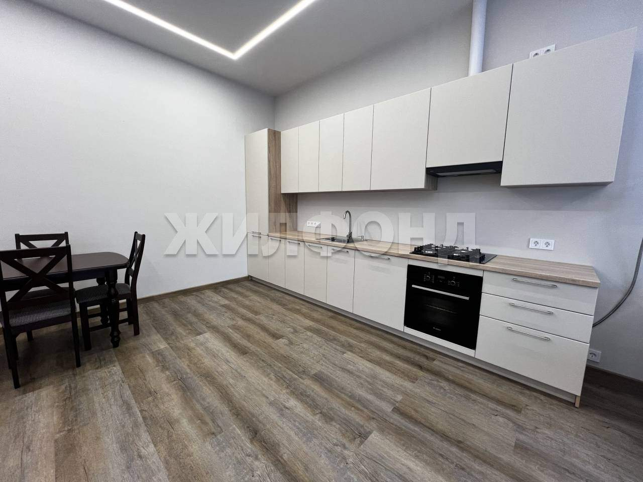 Дом на продажу в Когалыме, Береговая улица фото №0