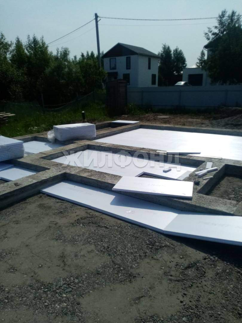 Продам земельный участок 1080 м.кв.