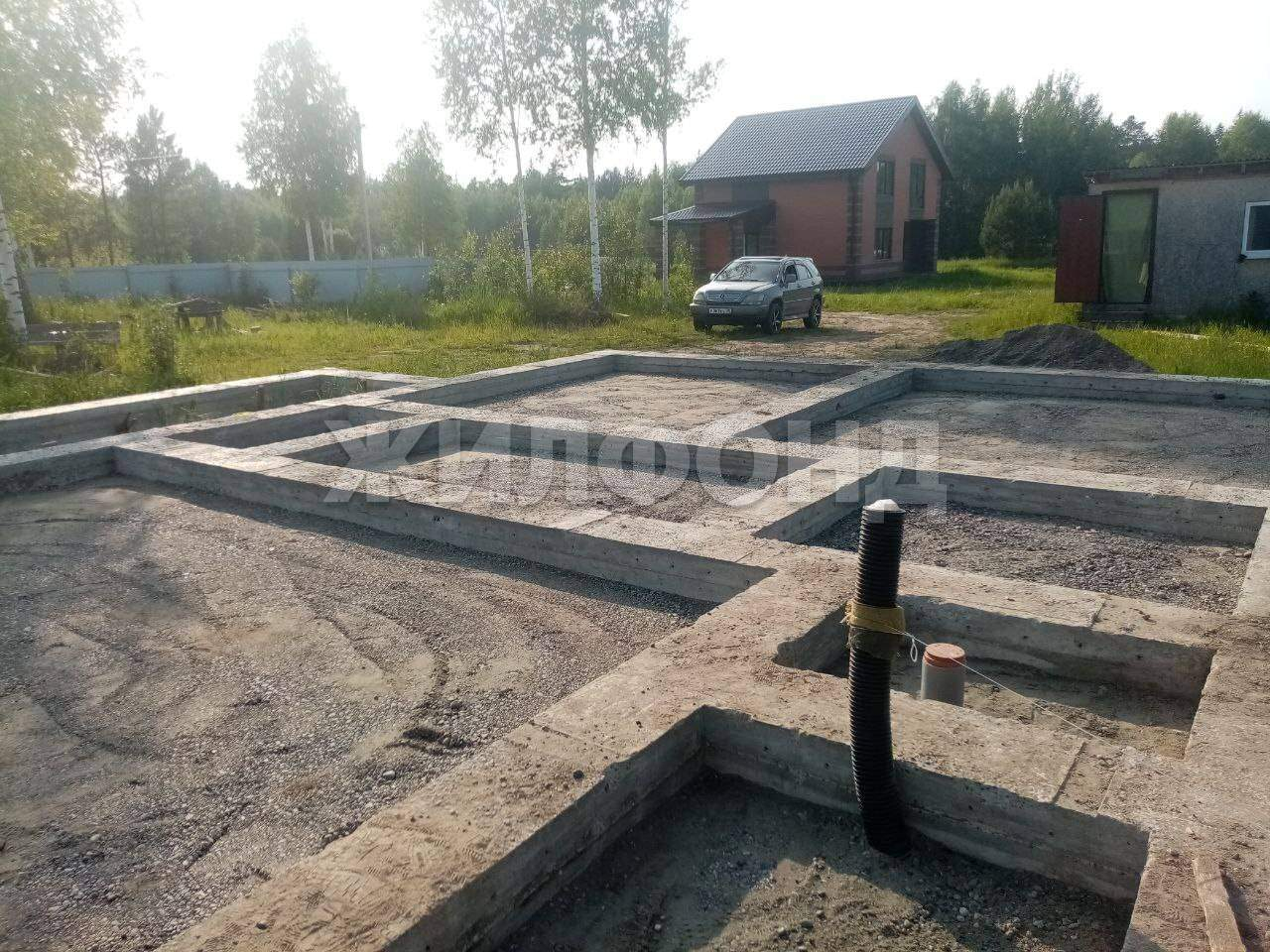 Продам земельный участок 1080 м.кв.