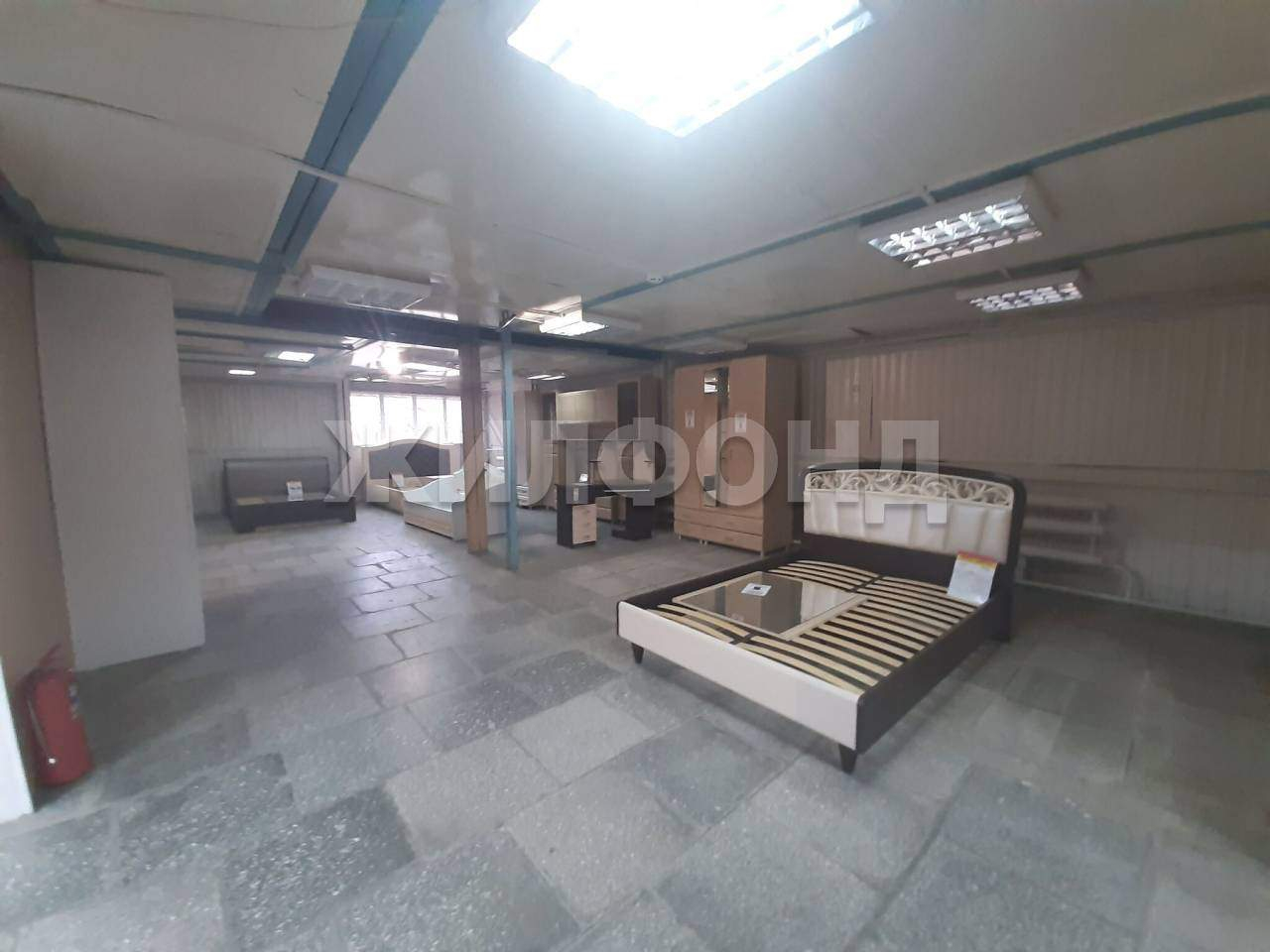 Продам помещение свободного назначения 1388 м.кв.