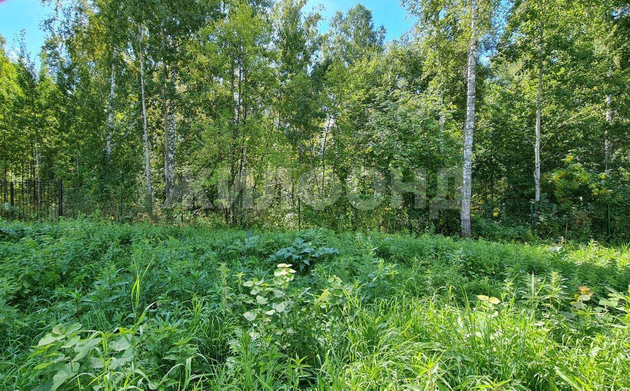 Продам земельный участок 2047 м.кв.