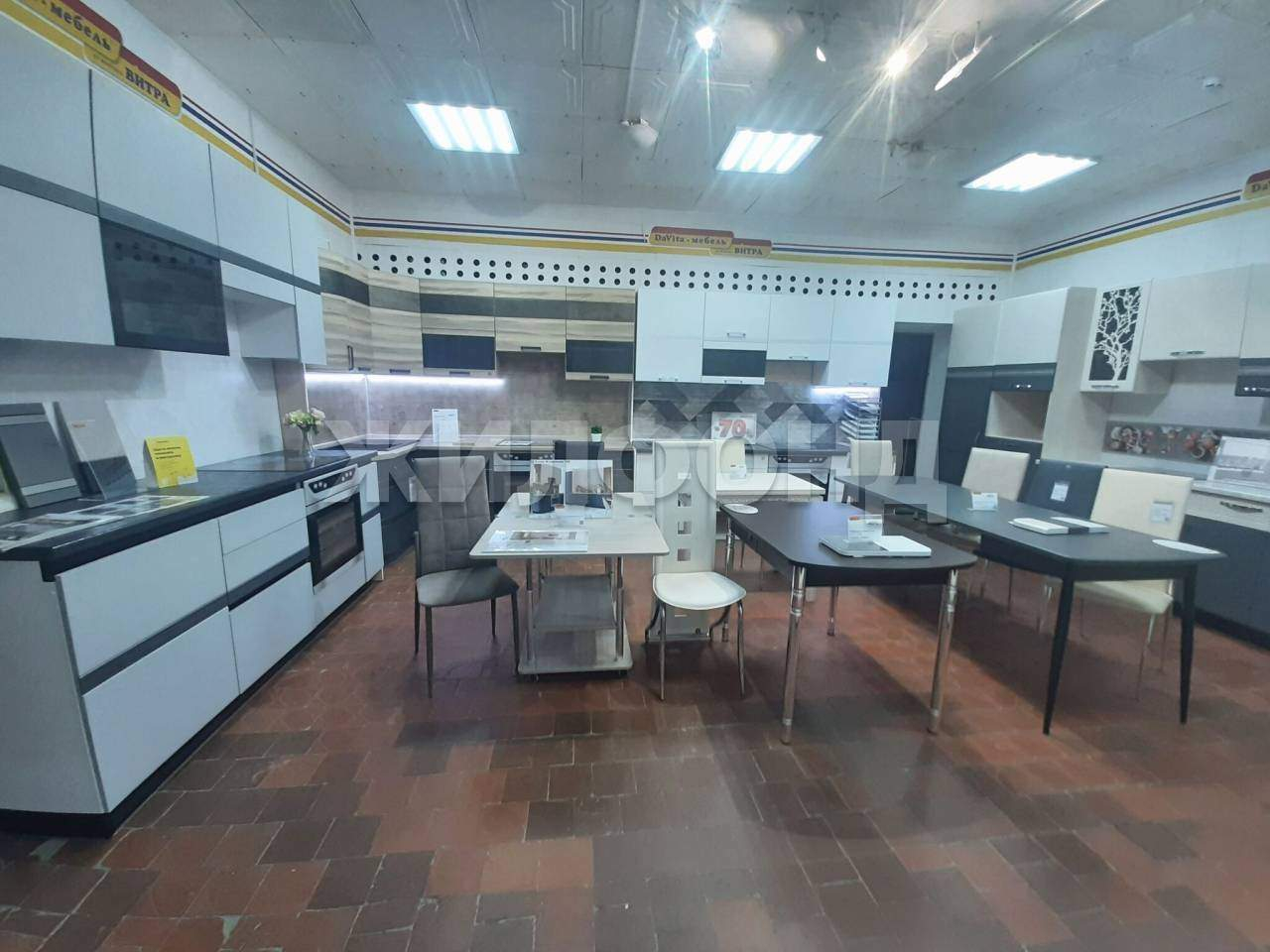 Продам помещение свободного назначения 1388 м.кв.