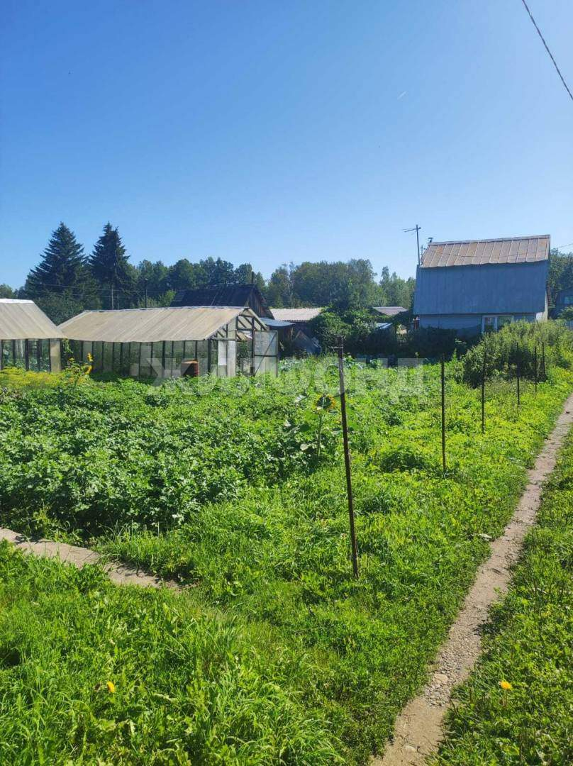 Продам земельный участок 600 м.кв.