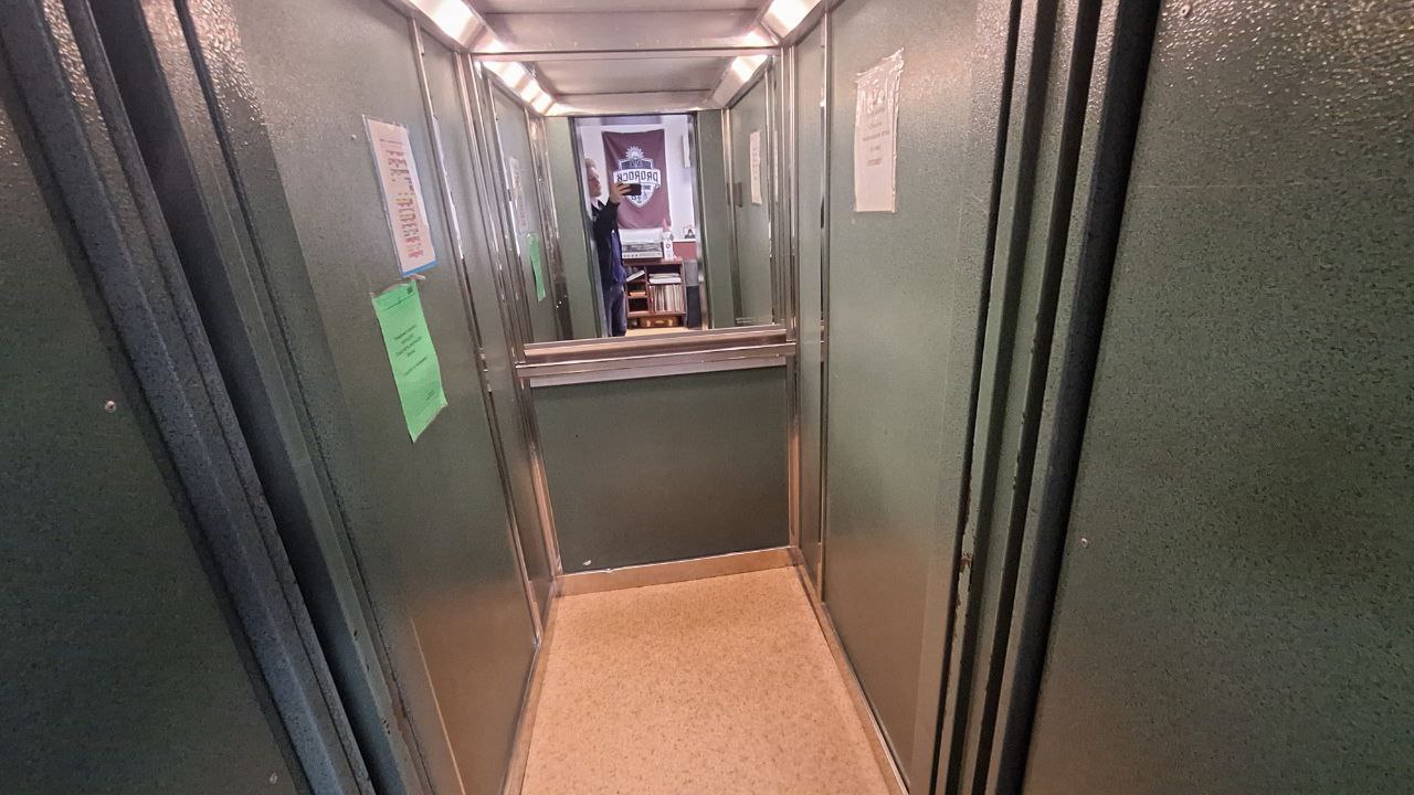 Продам торговое помещение 4510.5 м.кв.