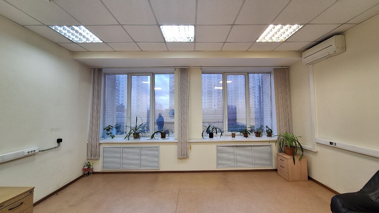 Продам торговое помещение 4510.5 м.кв.