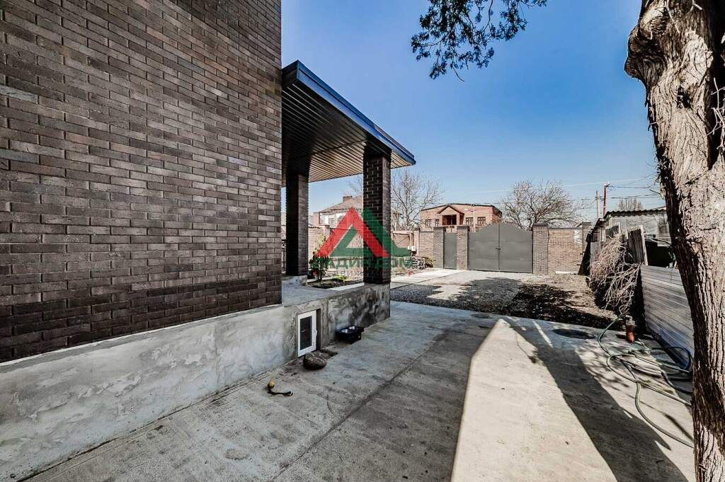 Дом на продажу в Краснодаре, им. Михаила Власова улица, 280 фото №9