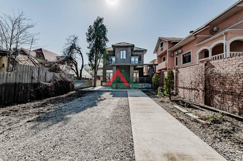 Дом на продажу в Краснодаре, им. Михаила Власова улица, 280 фото №2