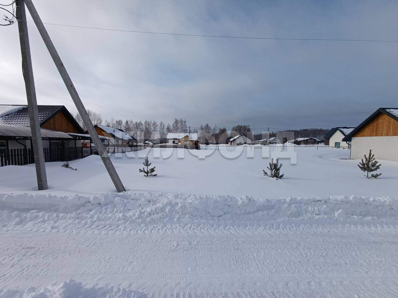 Продам земельный участок 800 м.кв.