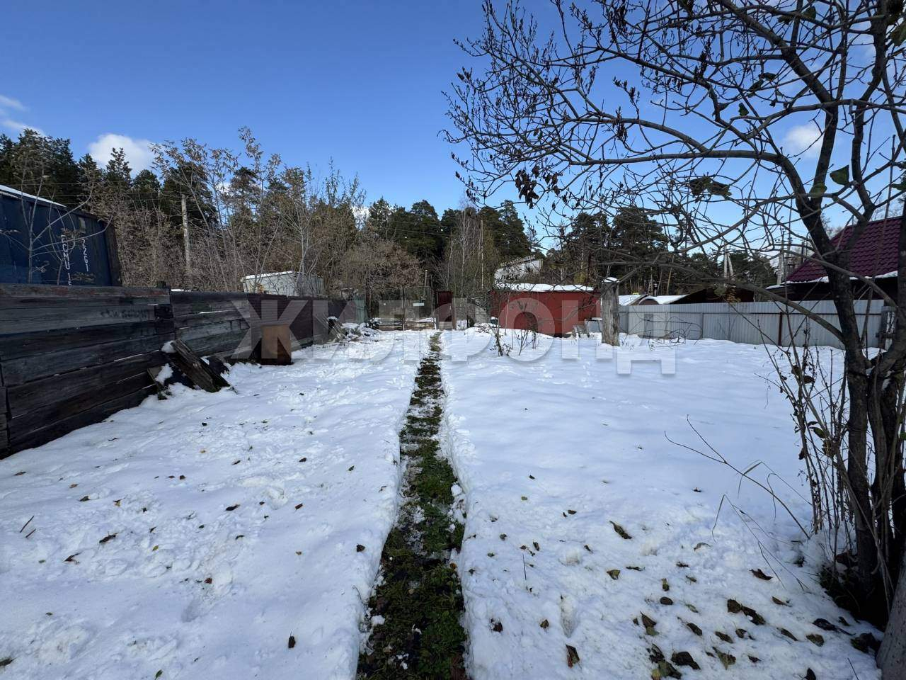 Продам земельный участок 900 м.кв.