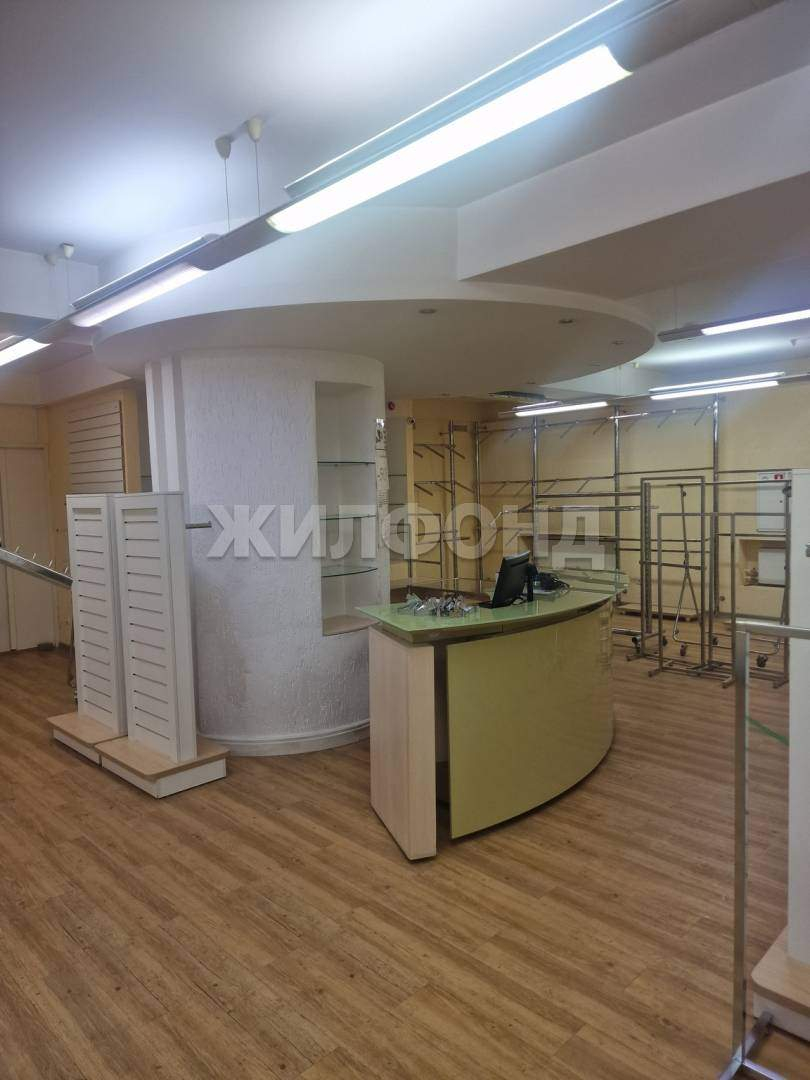 Продам магазин 373 м.кв.