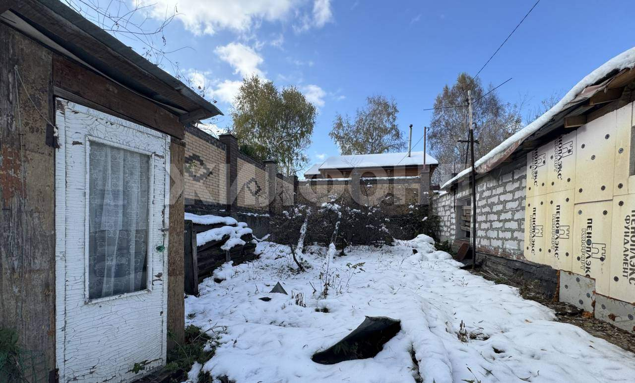 Продам земельный участок 900 м.кв.