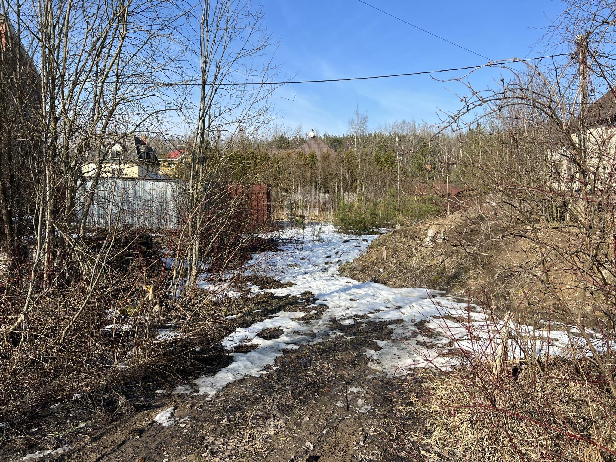 Продам земельный участок 1200 м.кв.