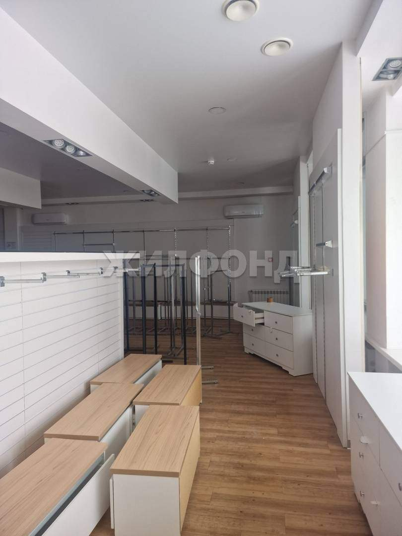 Продам магазин 373 м.кв.