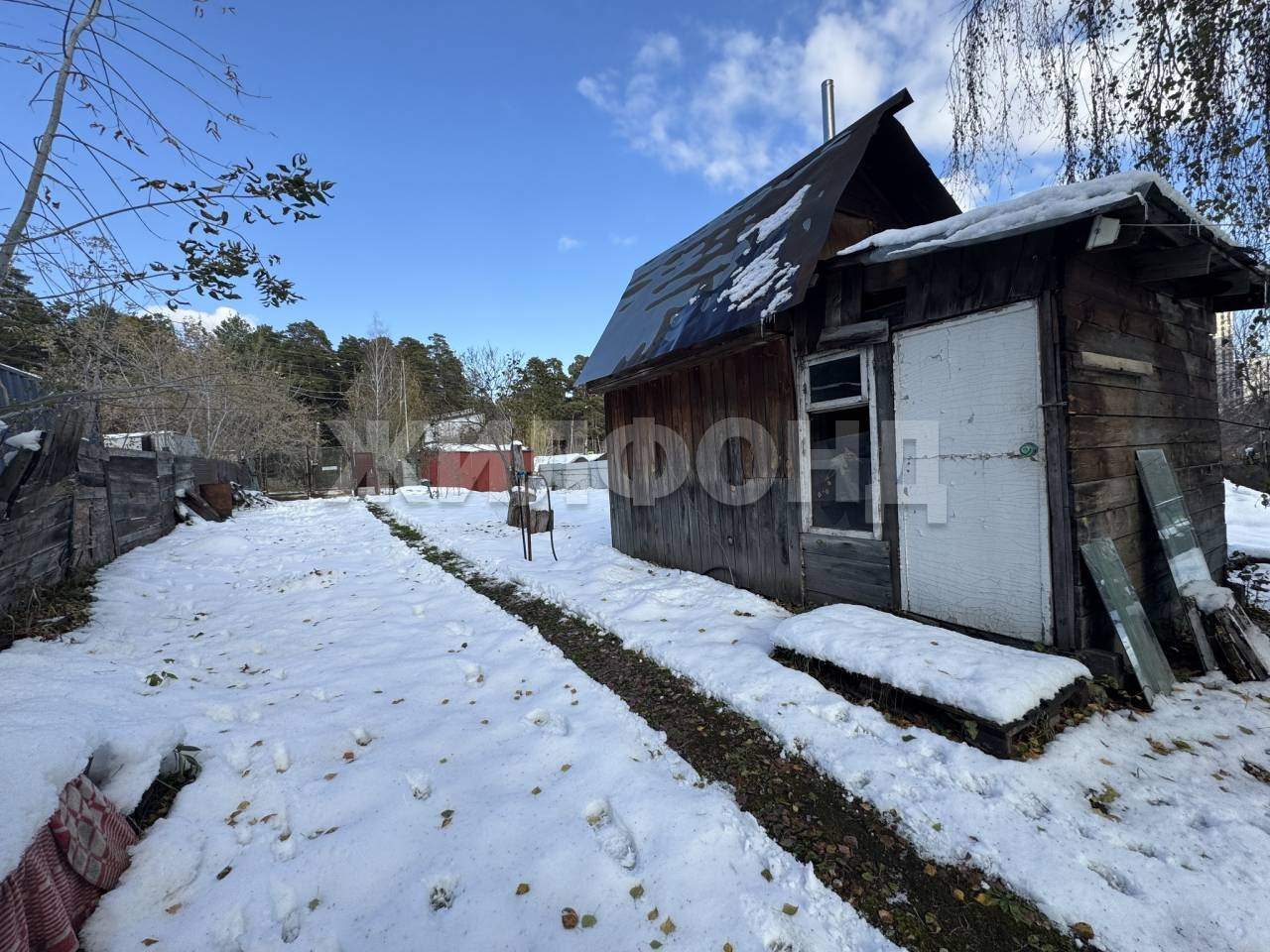 Продам земельный участок 900 м.кв.