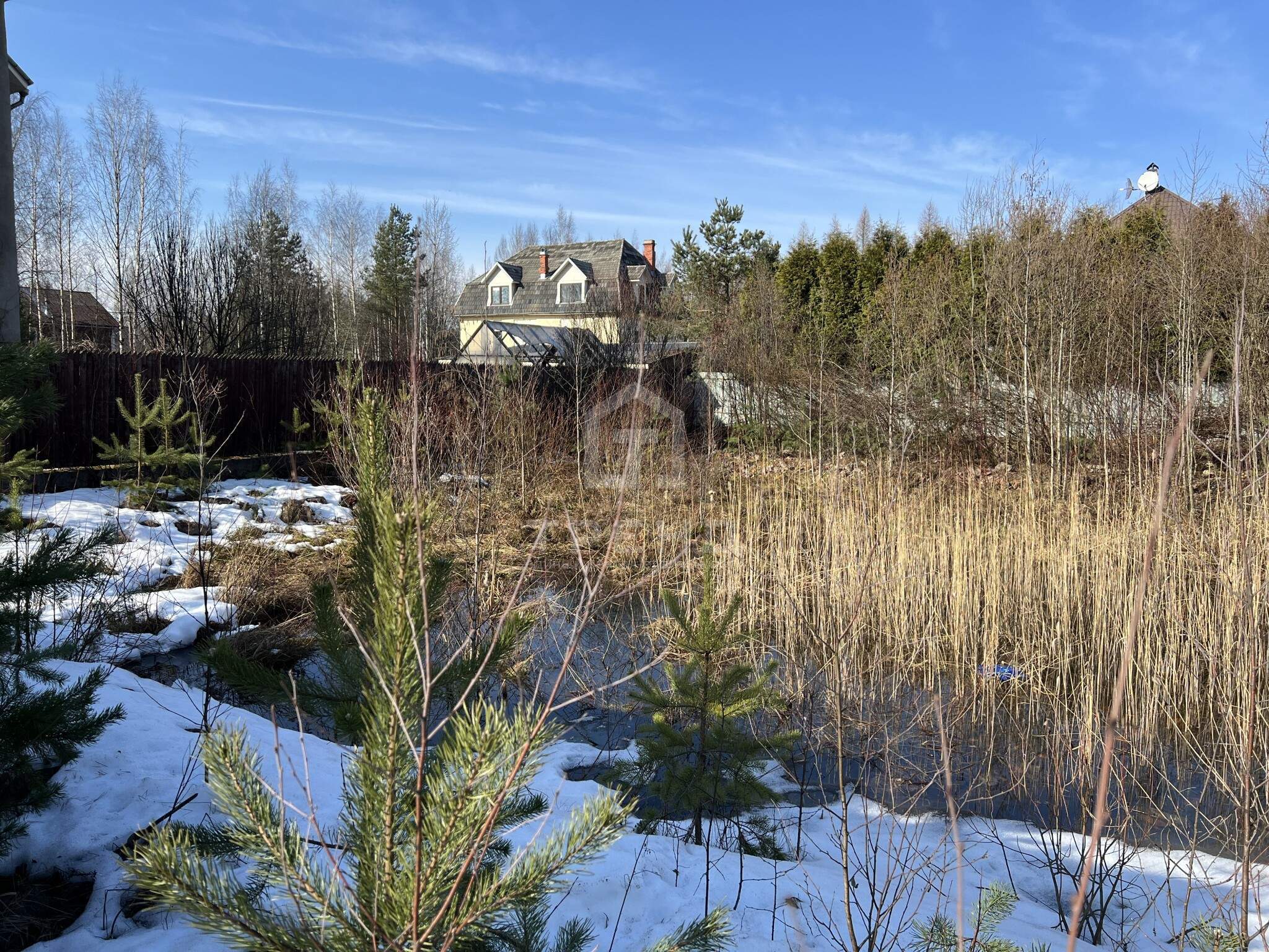 Продам земельный участок 1200 м.кв.