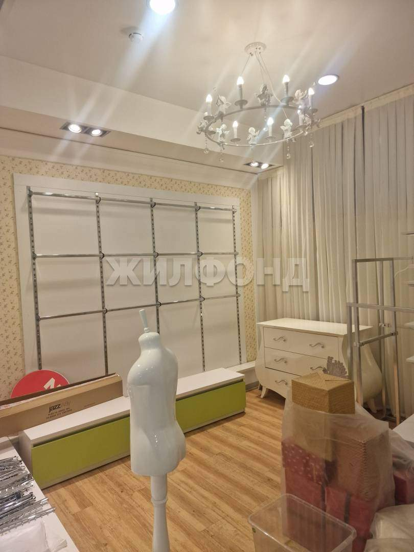 Продам магазин 373 м.кв.