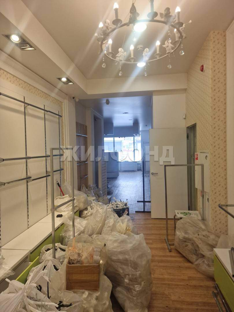 Продам магазин 373 м.кв.