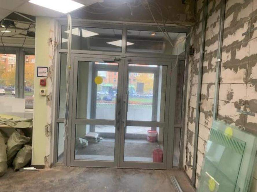 Сдам в аренду магазин 406.1 м.кв.