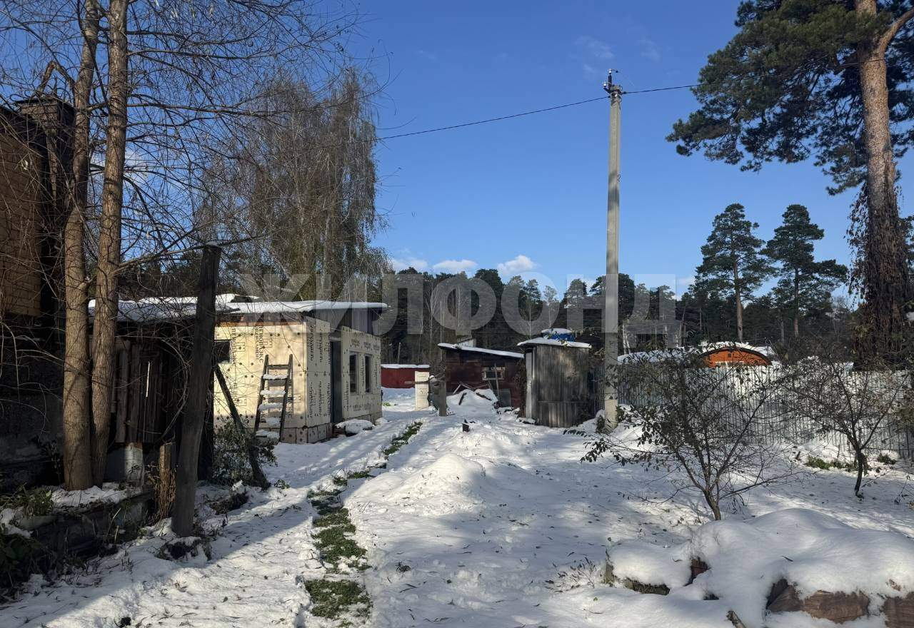 Продам земельный участок 900 м.кв.