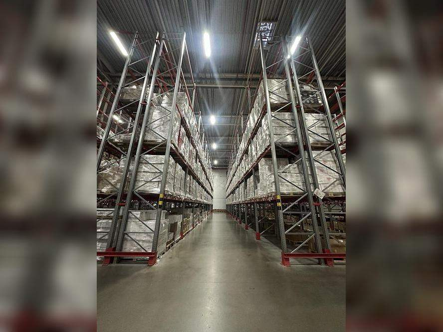 Продам склад 5216 м.кв.